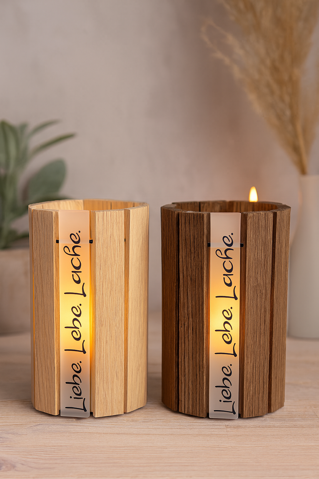 Tischlampe I Dekoleuchte aus Klötzchen | Personalisiertes Windlicht Holz | Tischlaterne aus Eichenholzkloetzchen